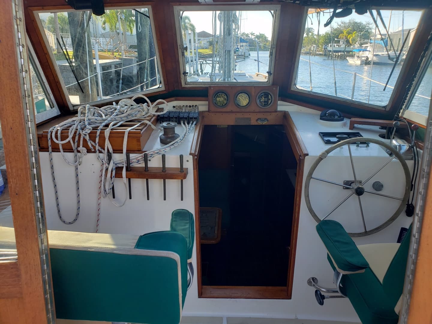 1989 Cape Dory MS300
