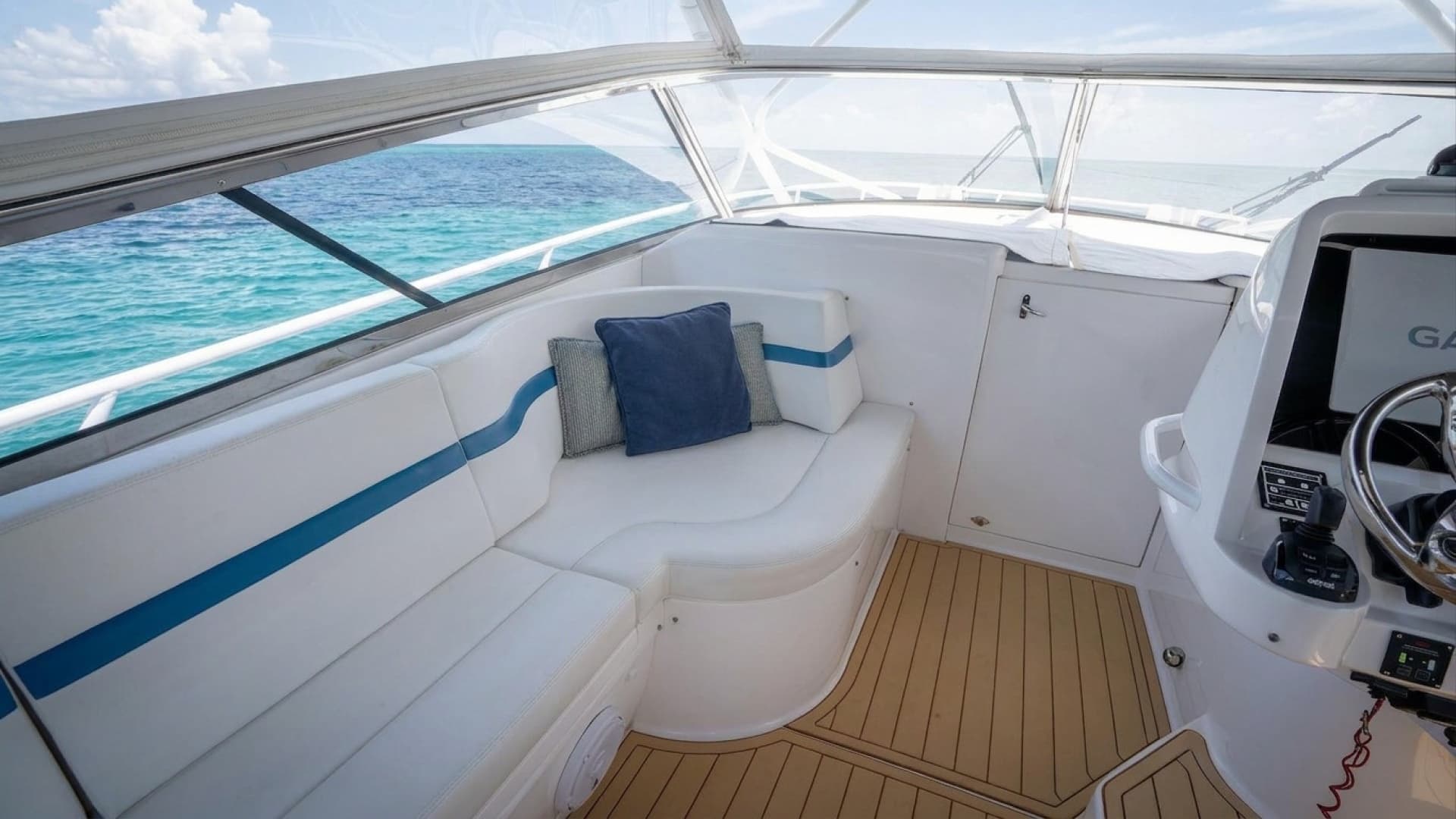2019 Intrepid 475 Sport Yacht