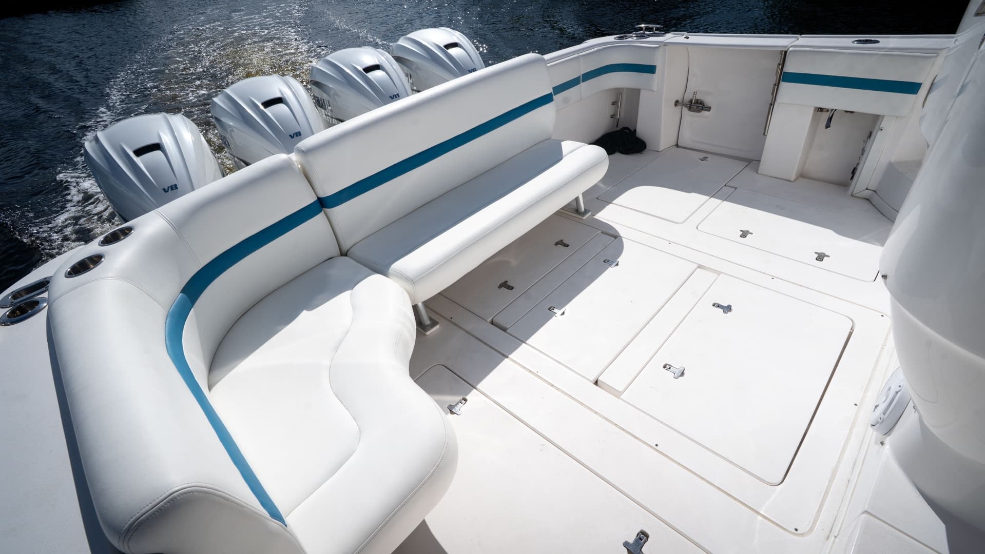 2019 Intrepid 475 Sport Yacht