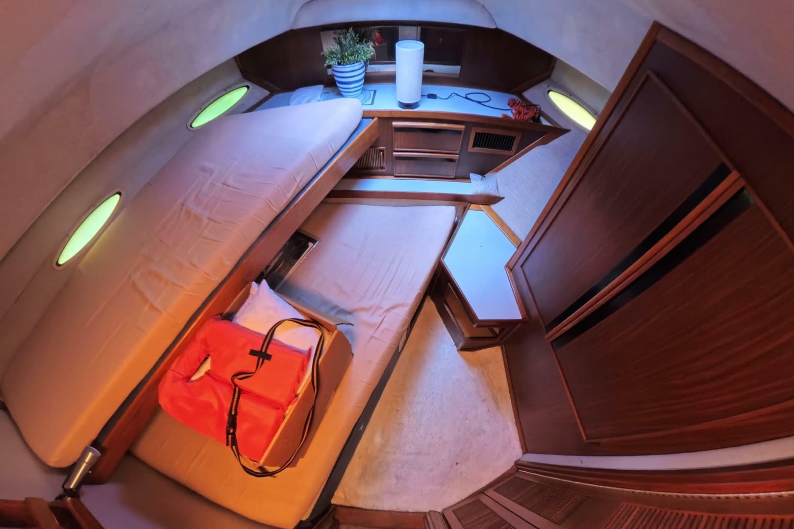 1988 Sea Ray 415 Aft Cabin