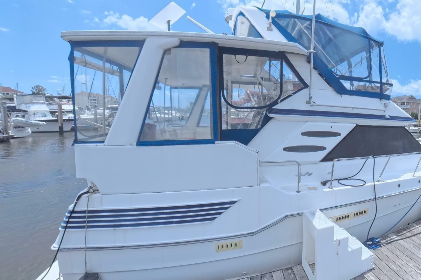 1988 Sea Ray 415 Aft Cabin