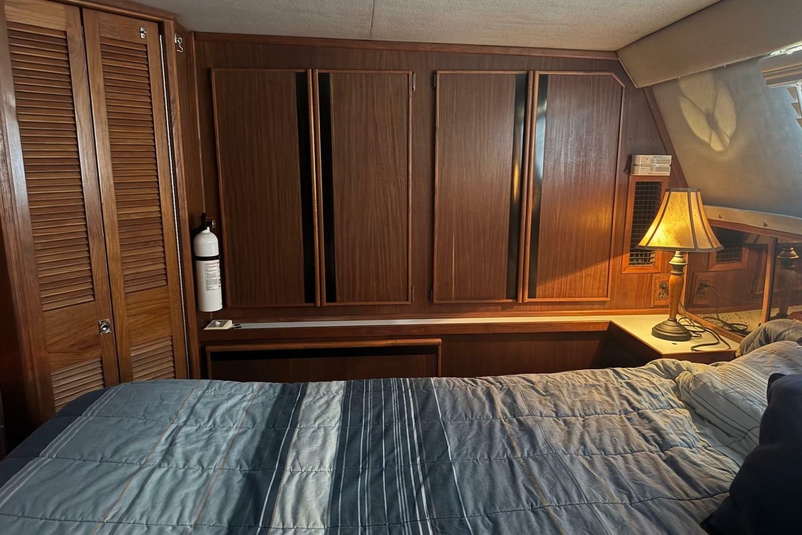 1988 Sea Ray 415 Aft Cabin