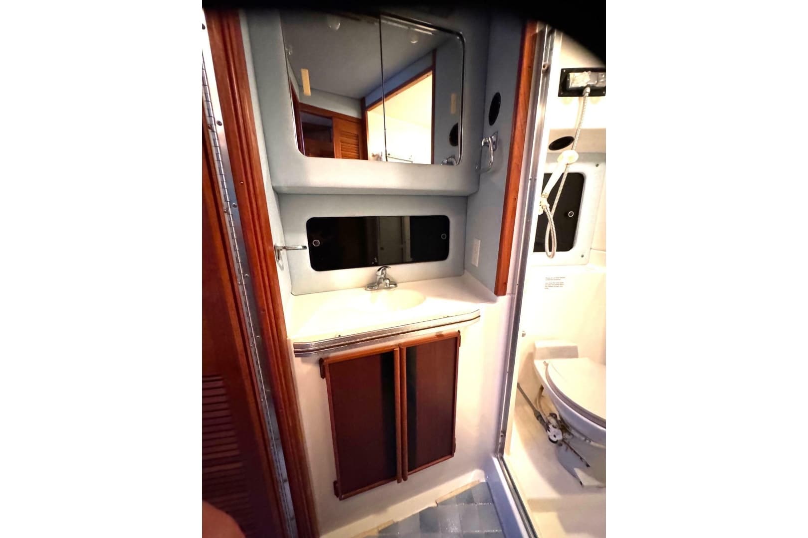 1988 Sea Ray 415 Aft Cabin