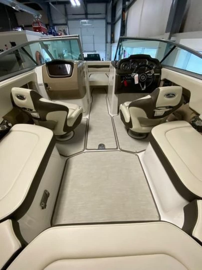 2020 Chaparral 24 SSI