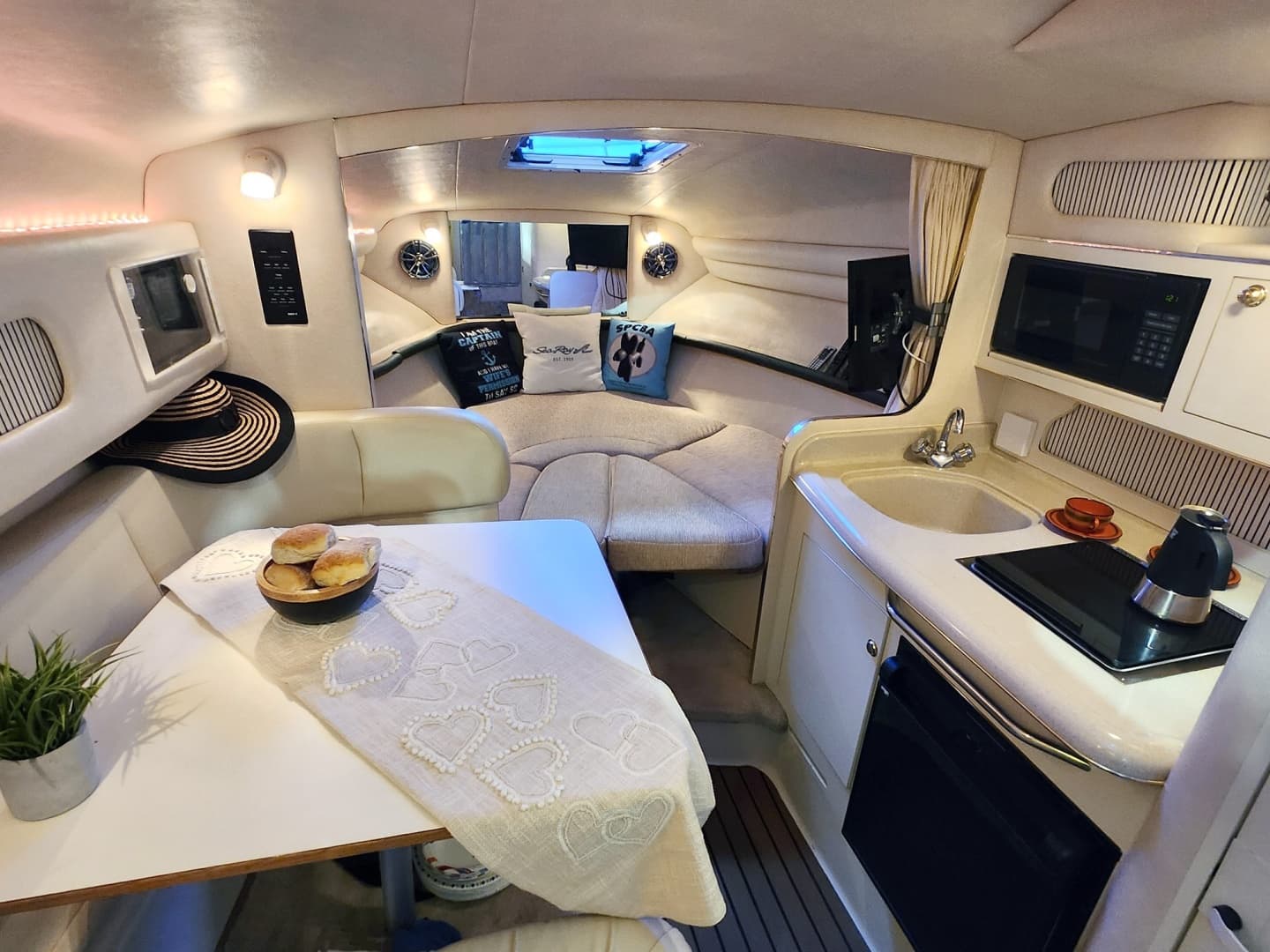 1999 Sea Ray 270 DA Sundancer