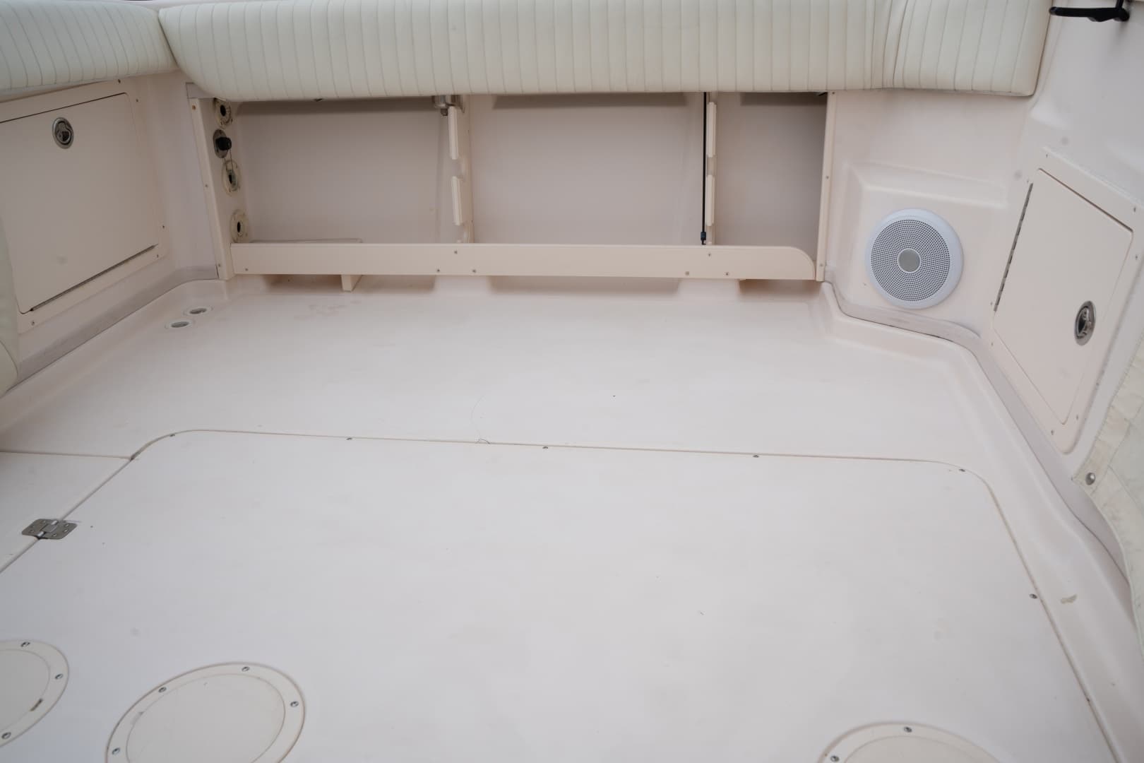 2009 Grady-White Express 330