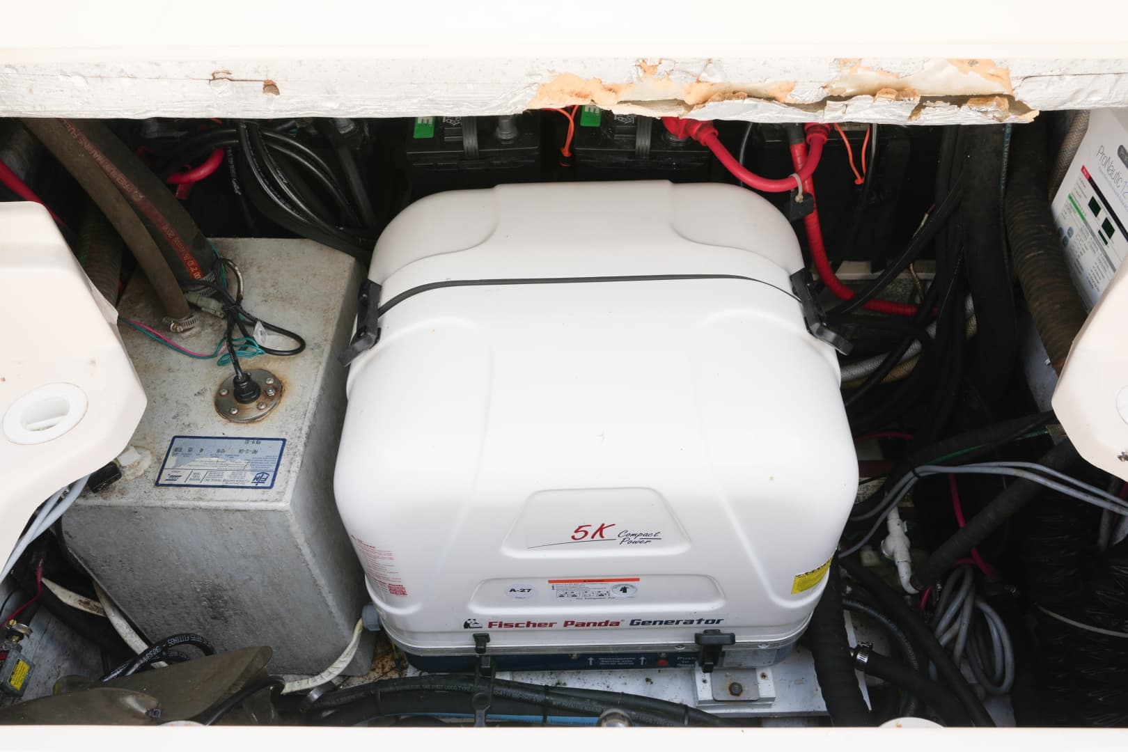 2009 Grady-White Express 330