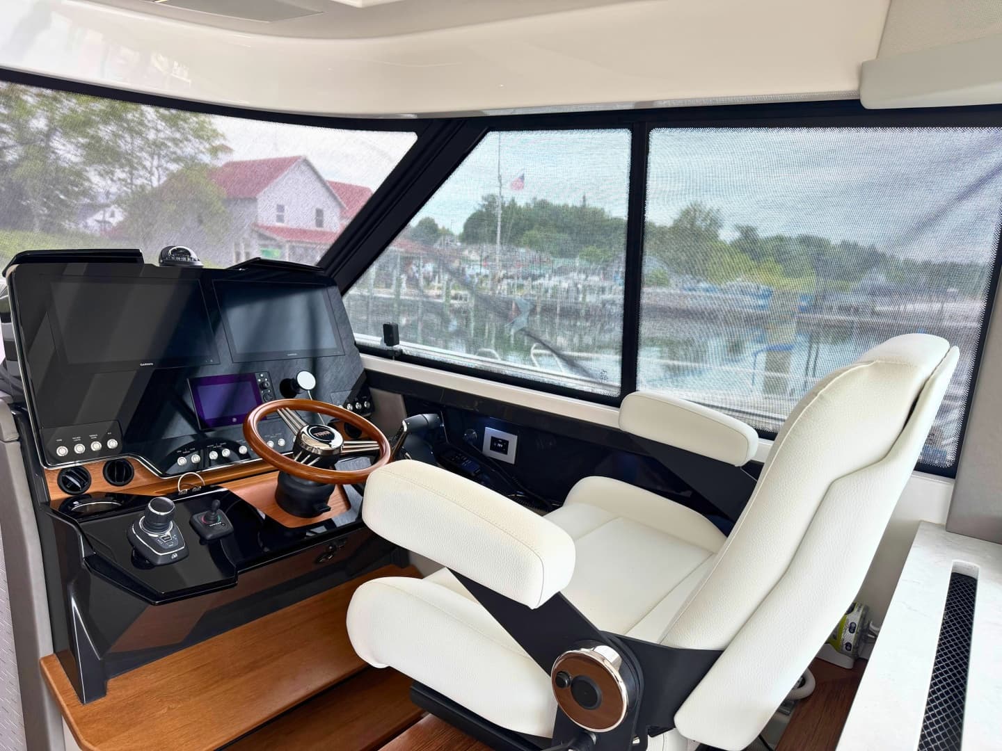2025 Tiara Yachts 48 LE