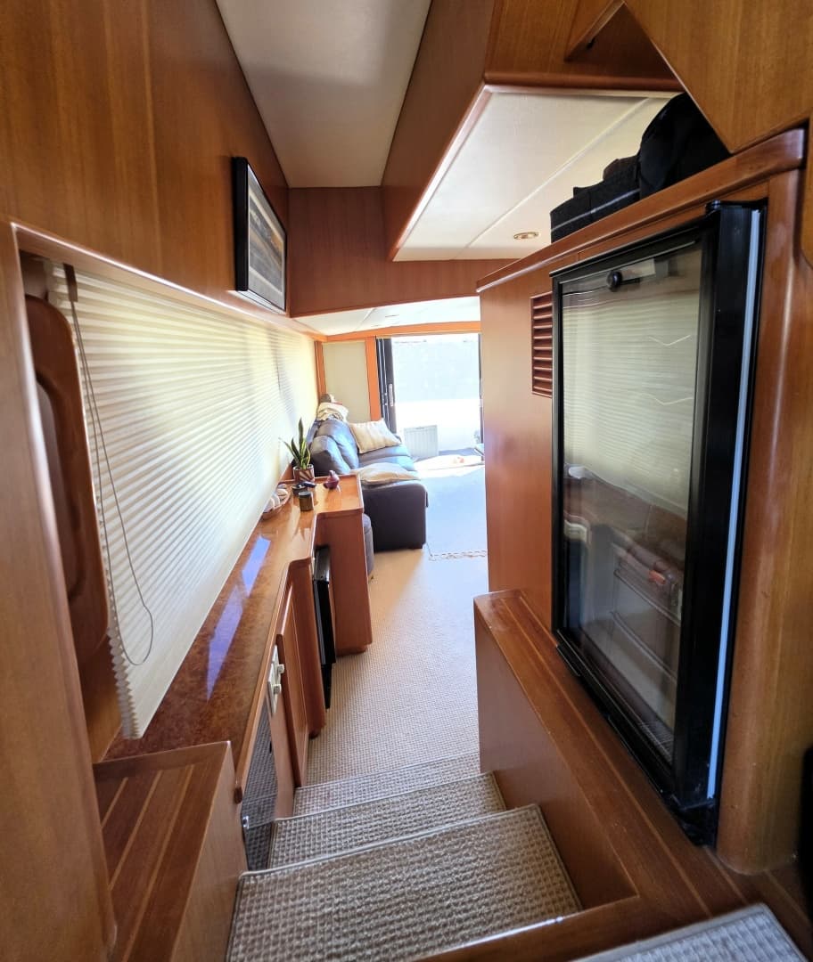 2000 Symbol 50 Pilothouse