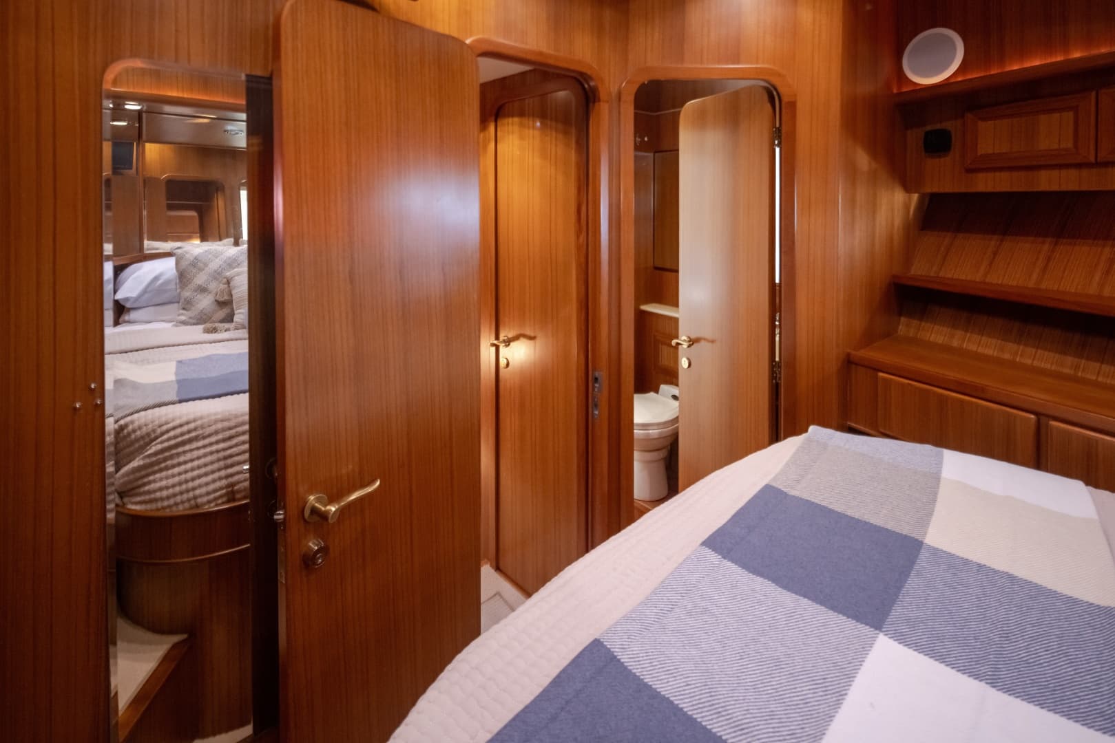 2000 Symbol 50 Pilothouse