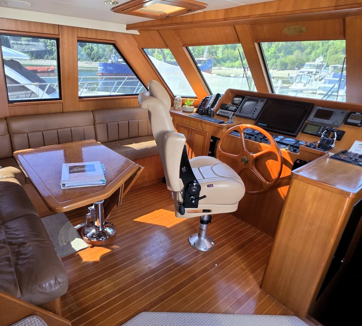 2000 Symbol 50 Pilothouse