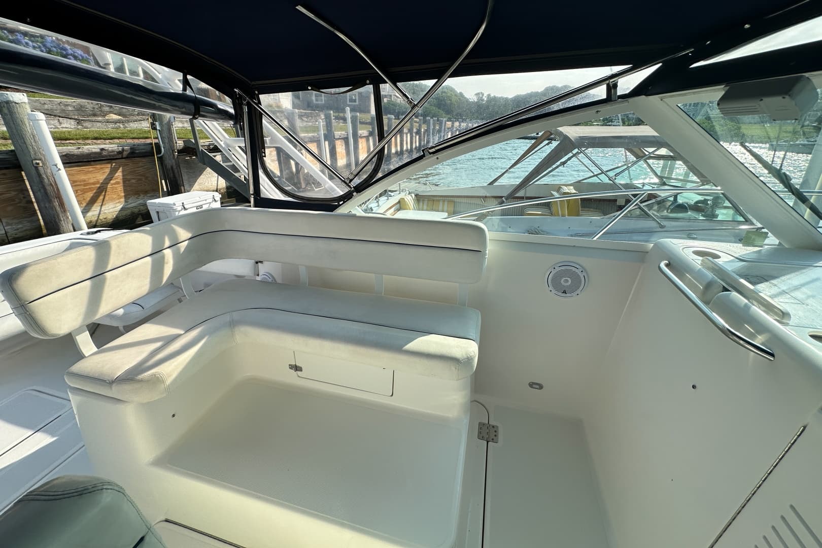 2001 Tiara Yachts 