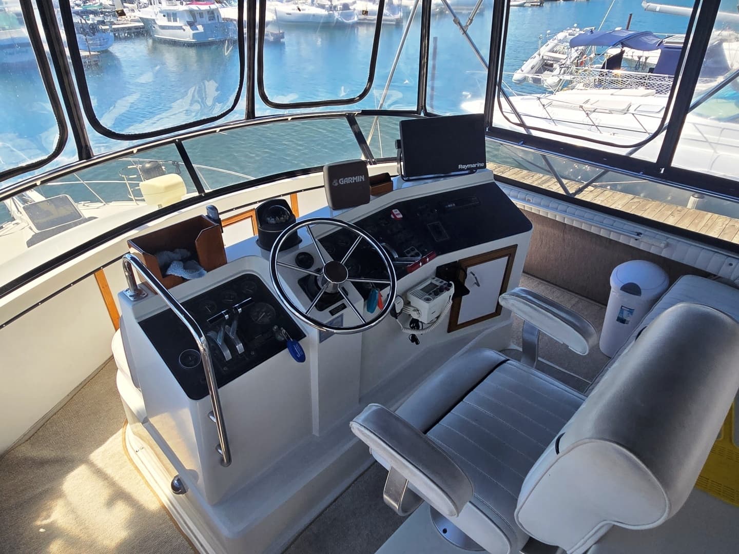 1989 Carver 3807