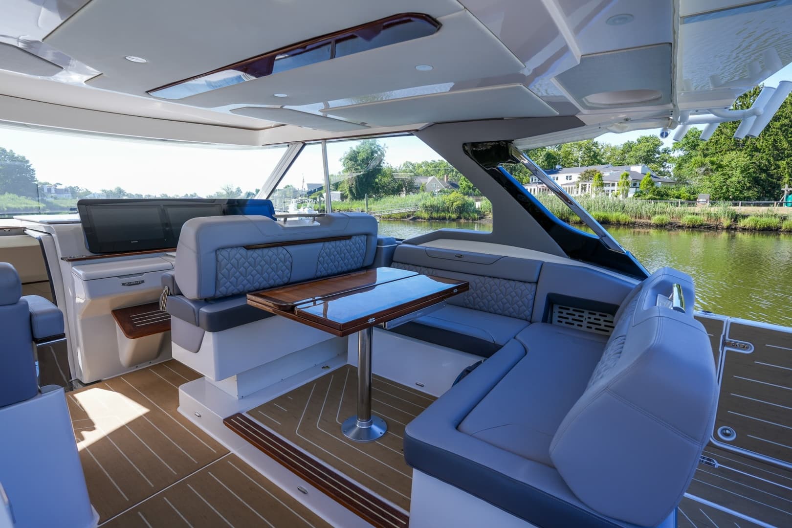 2025 Regal LX43