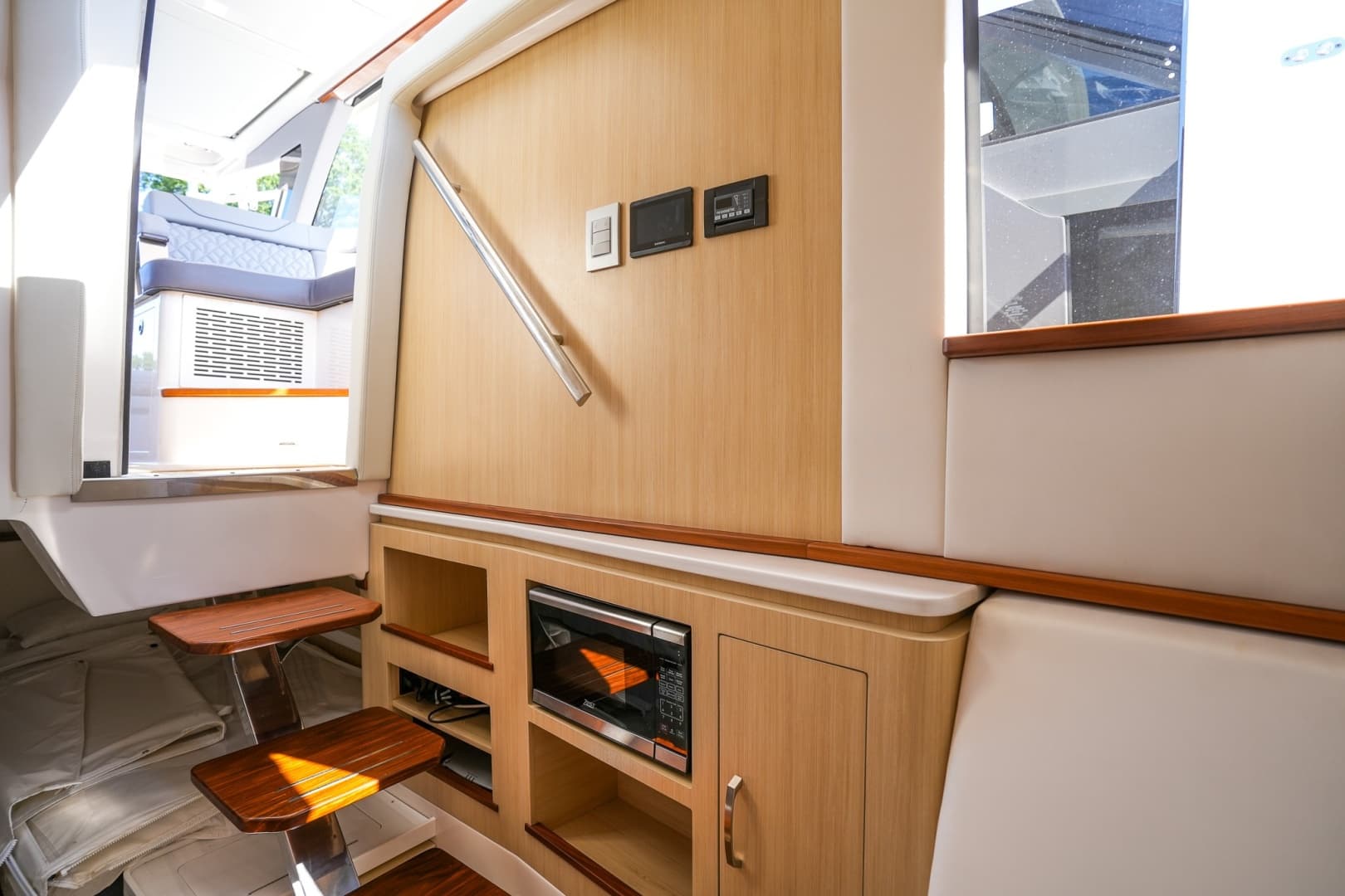 2025 Regal LX43