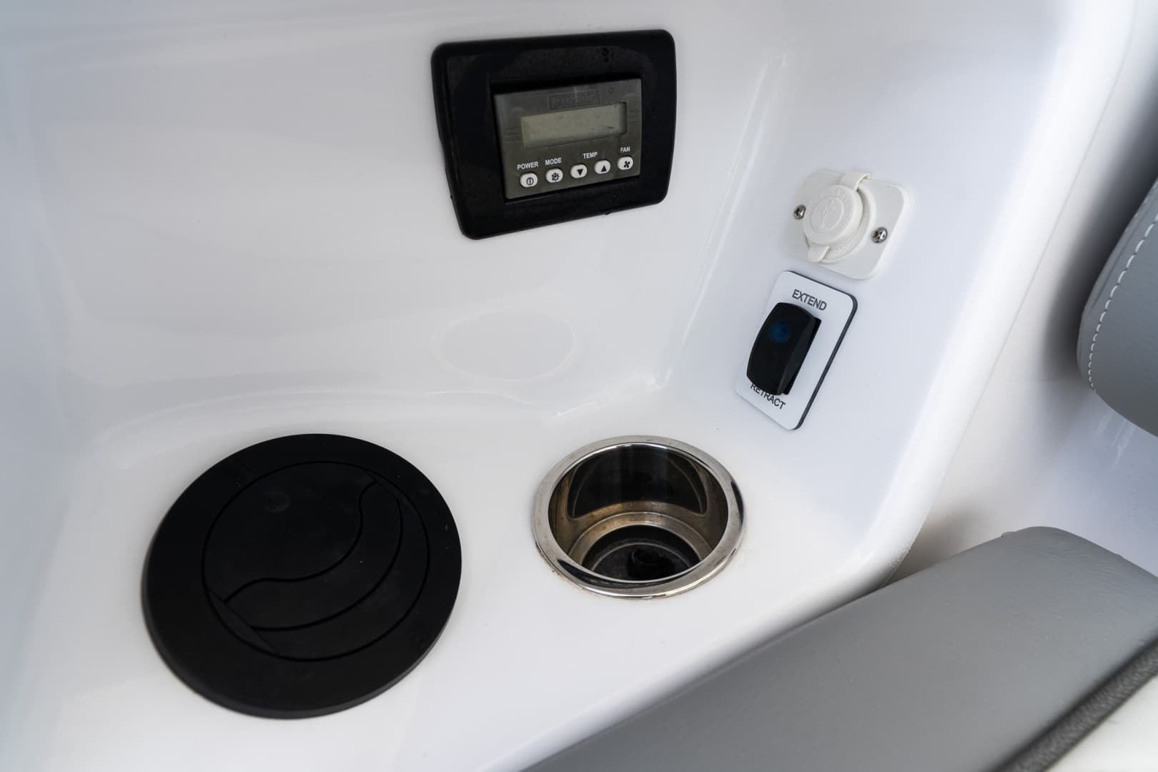 2023 Everglades 395 Center Console