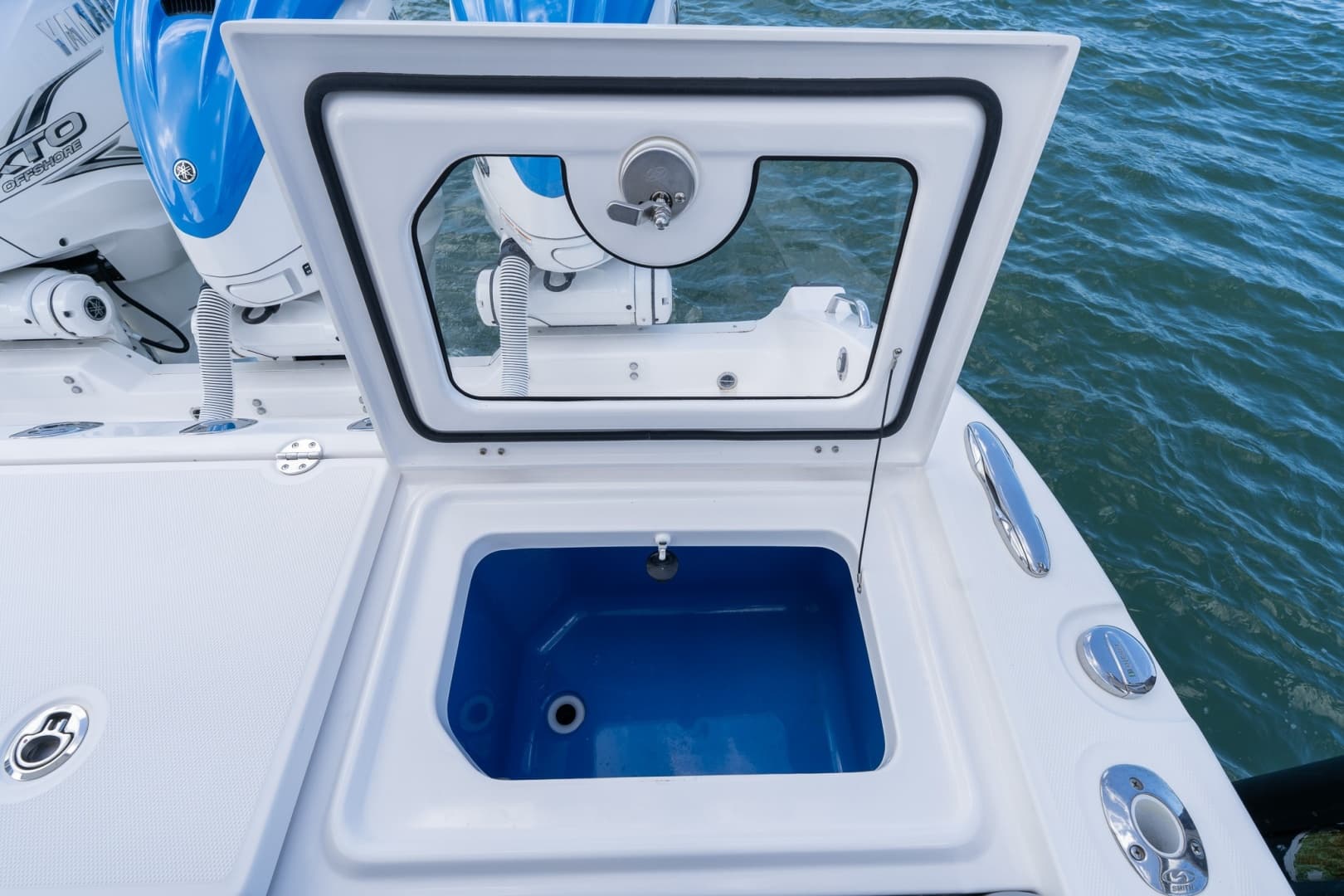 2023 Everglades 395 Center Console
