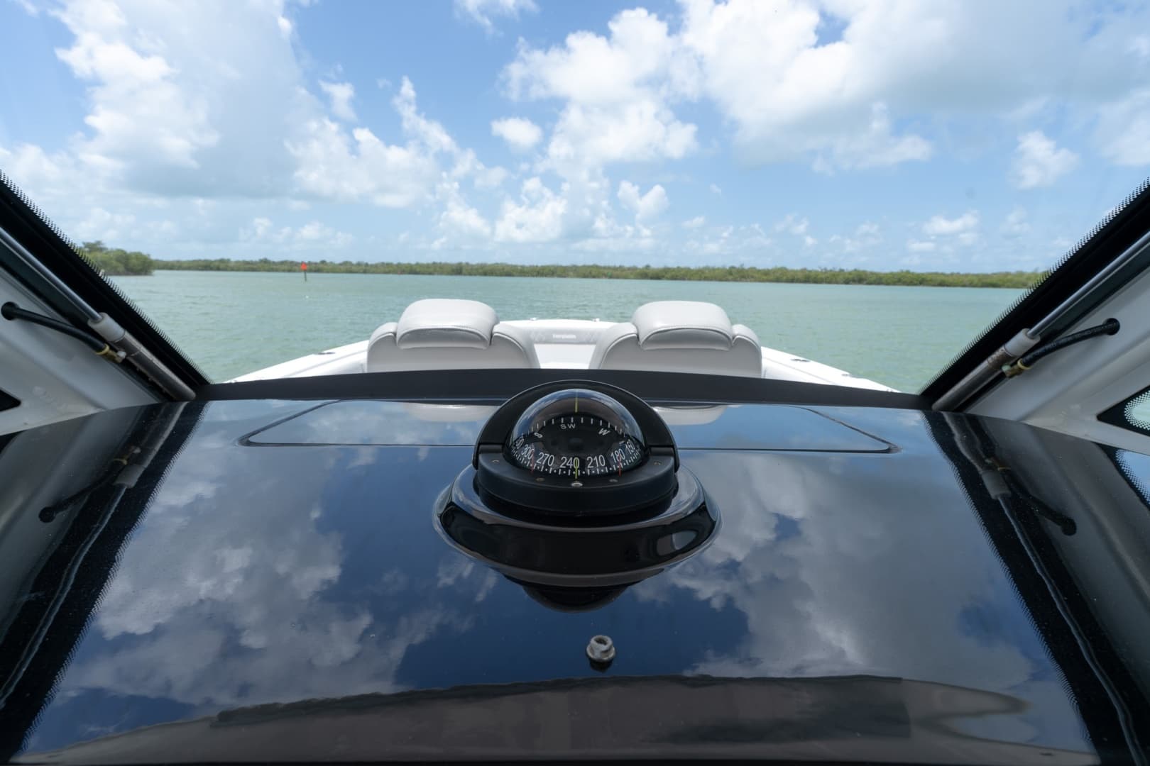 2023 Everglades 395 Center Console