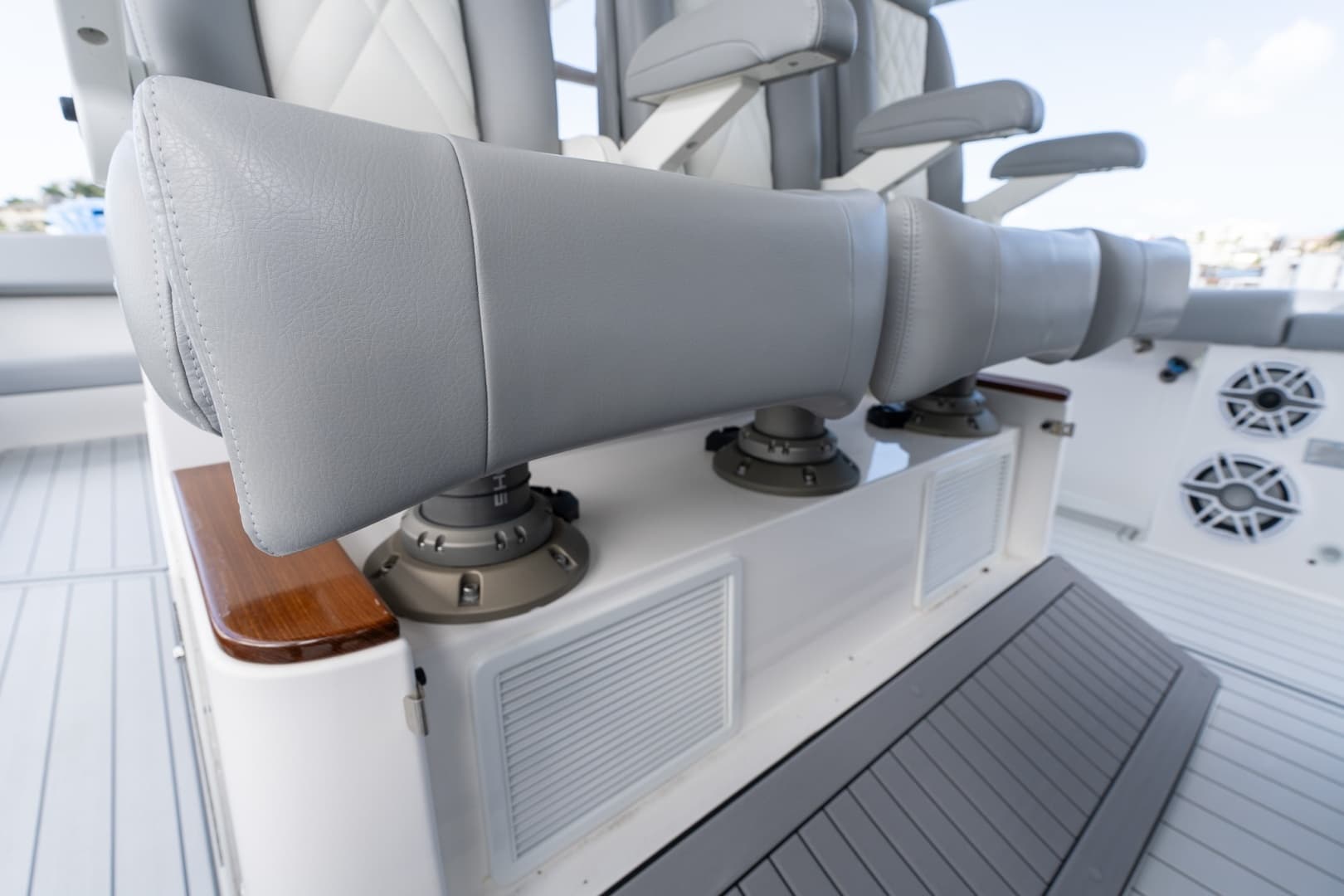 2023 Everglades 395 Center Console