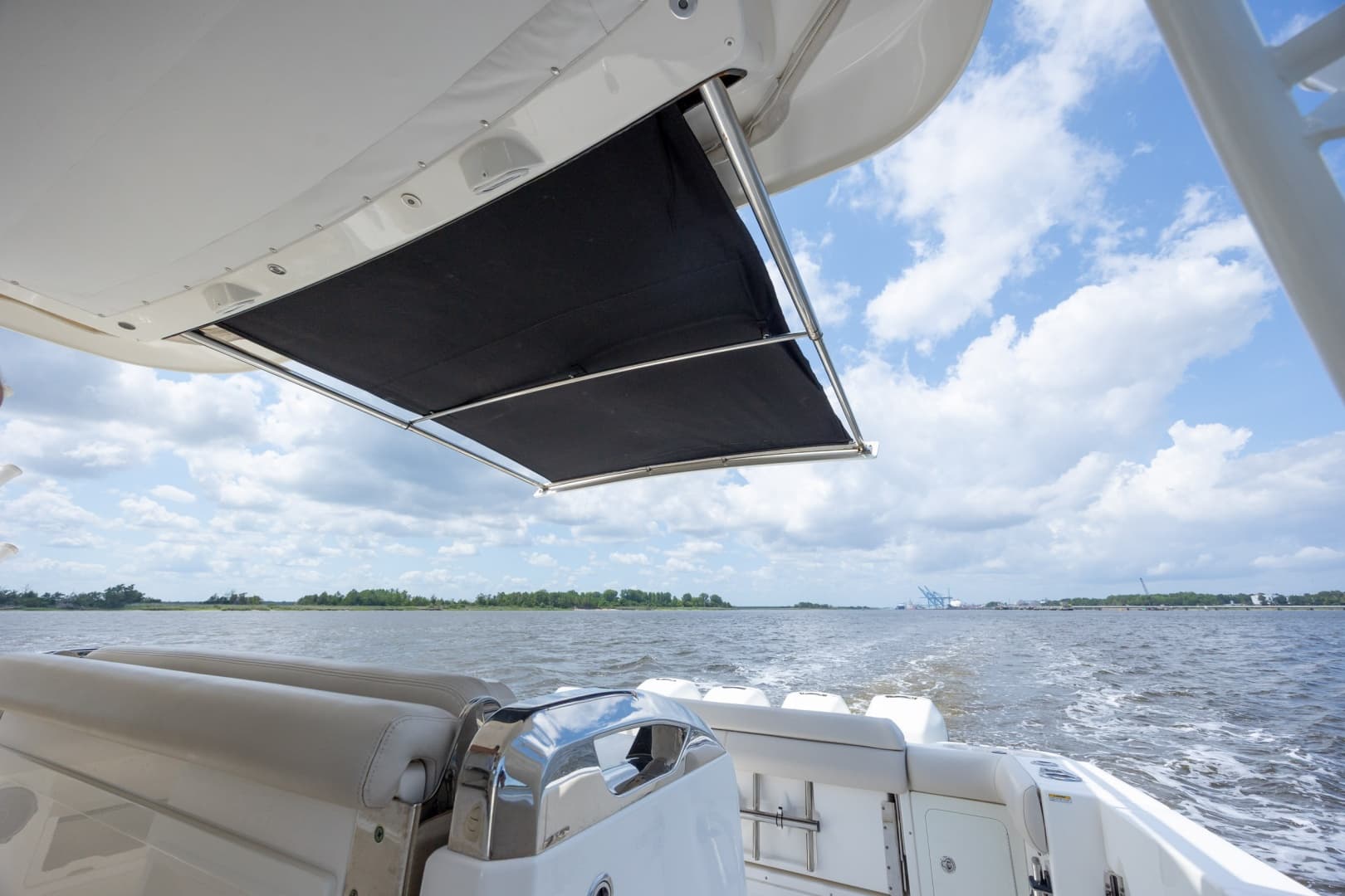 2017 Boston Whaler 420 Outrage