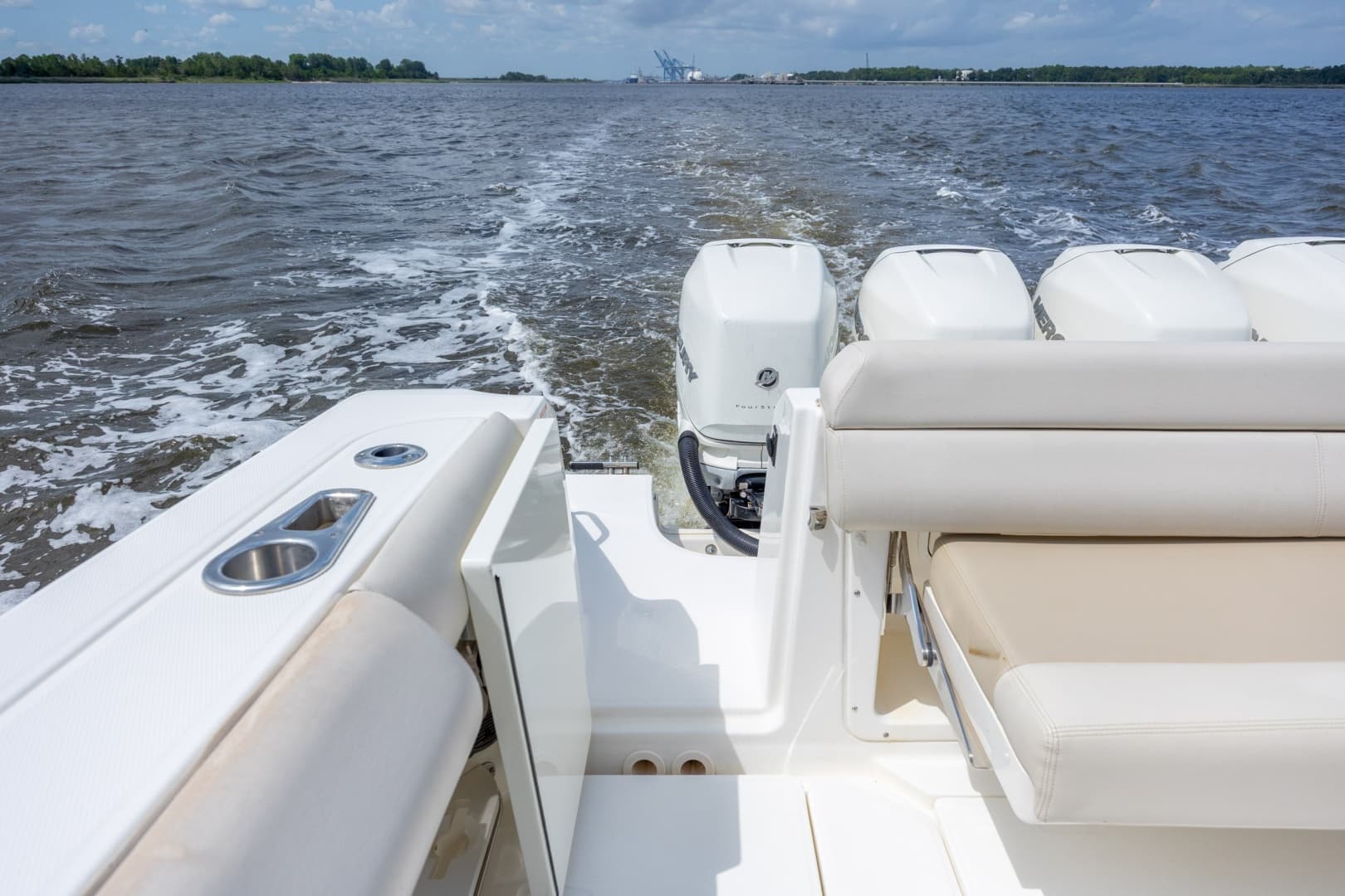 2017 Boston Whaler 420 Outrage