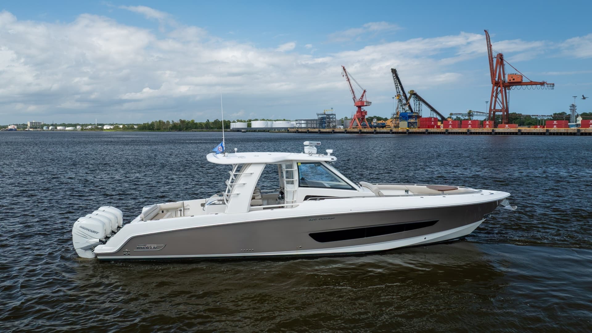 2017 Boston Whaler 420 Outrage