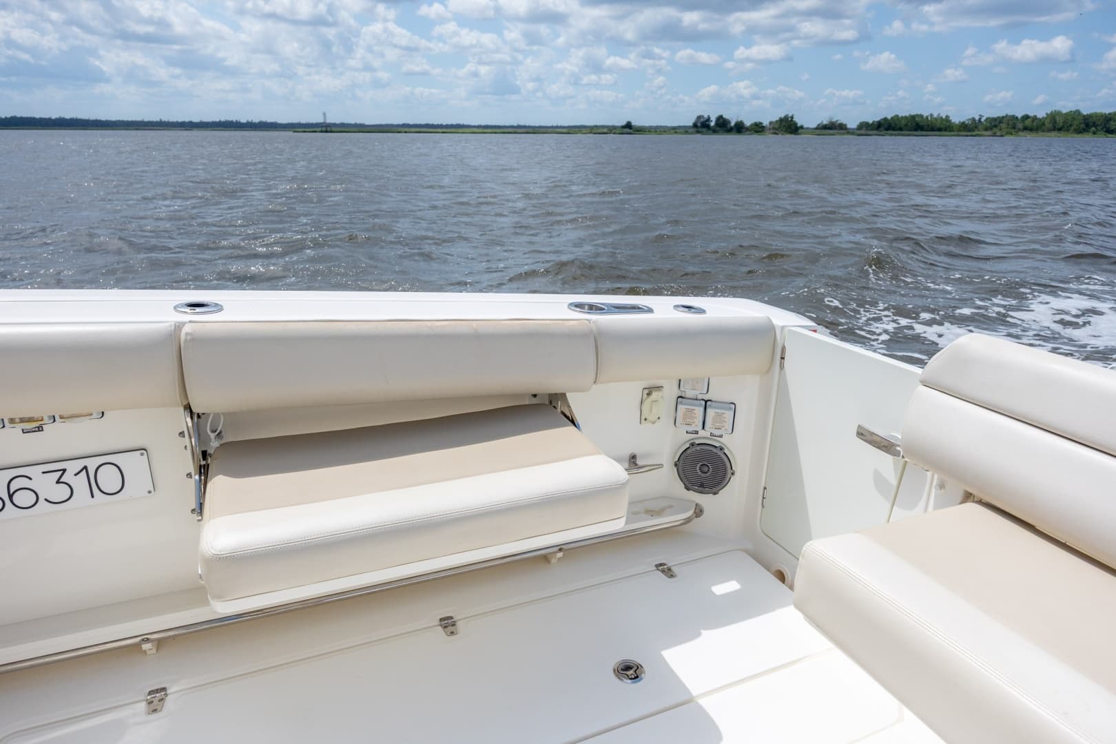 2017 Boston Whaler 420 Outrage