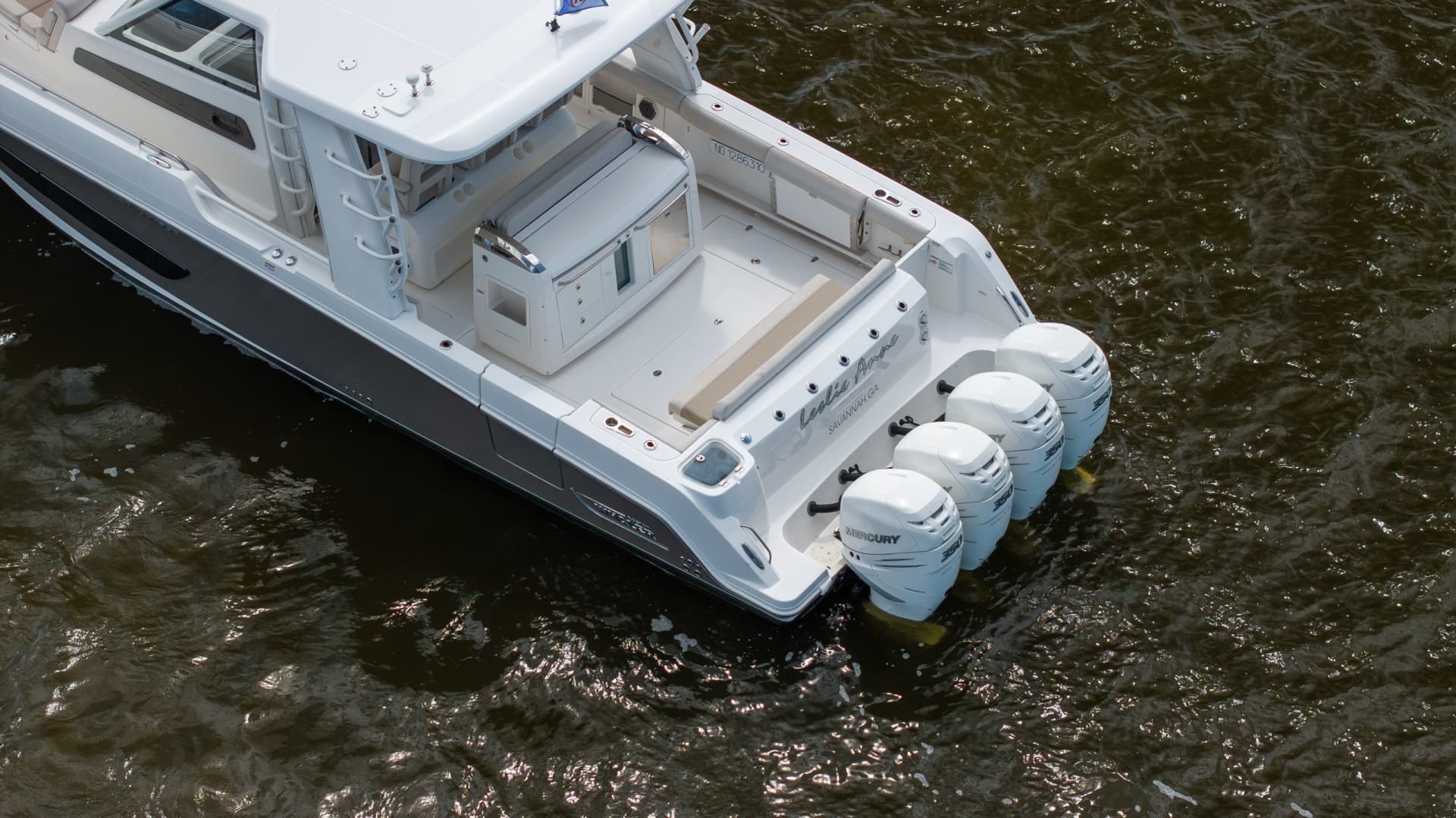 2017 Boston Whaler 420 Outrage