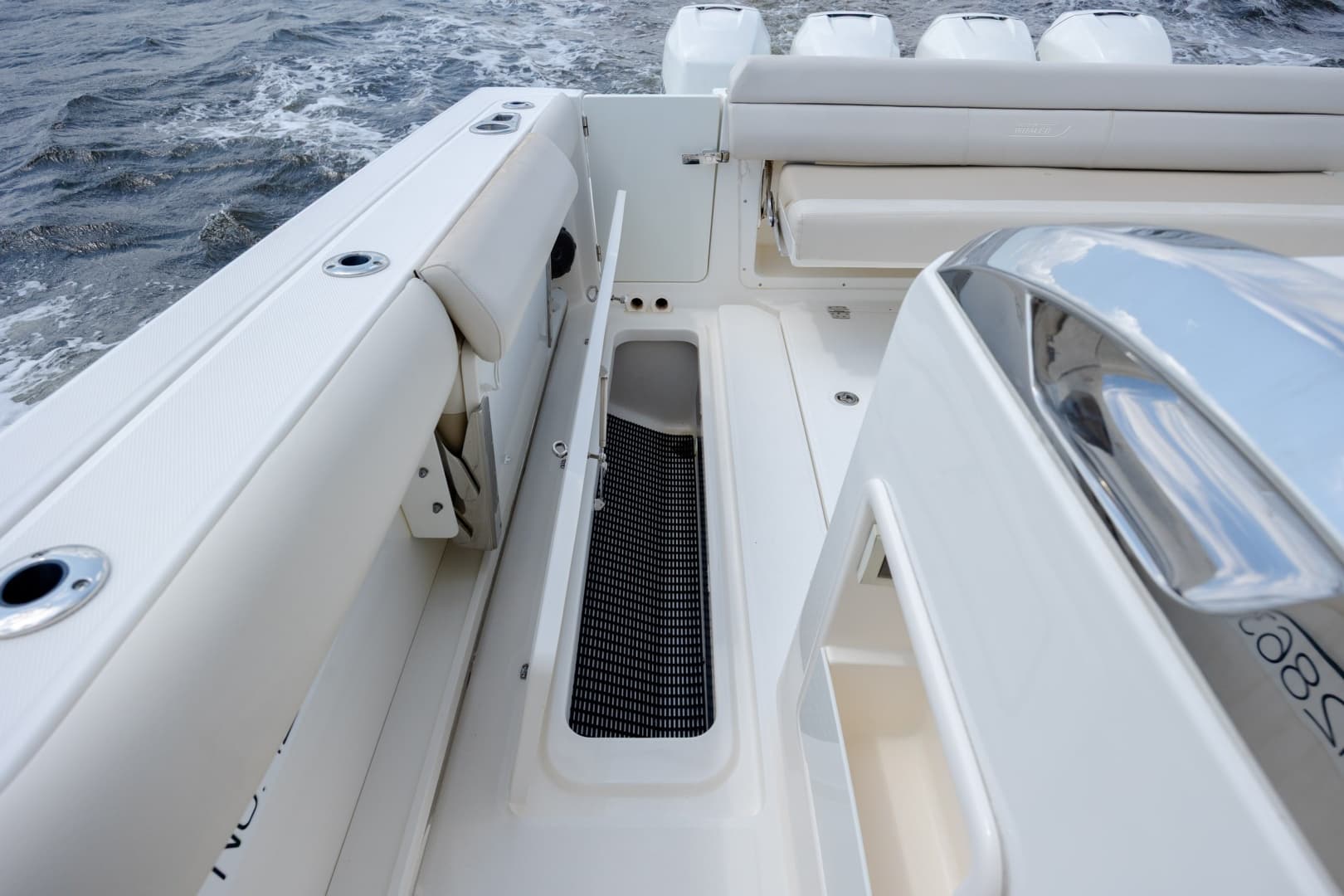 2017 Boston Whaler 420 Outrage