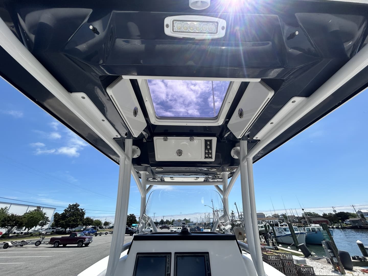 2018 Sea Fox 266 Commander