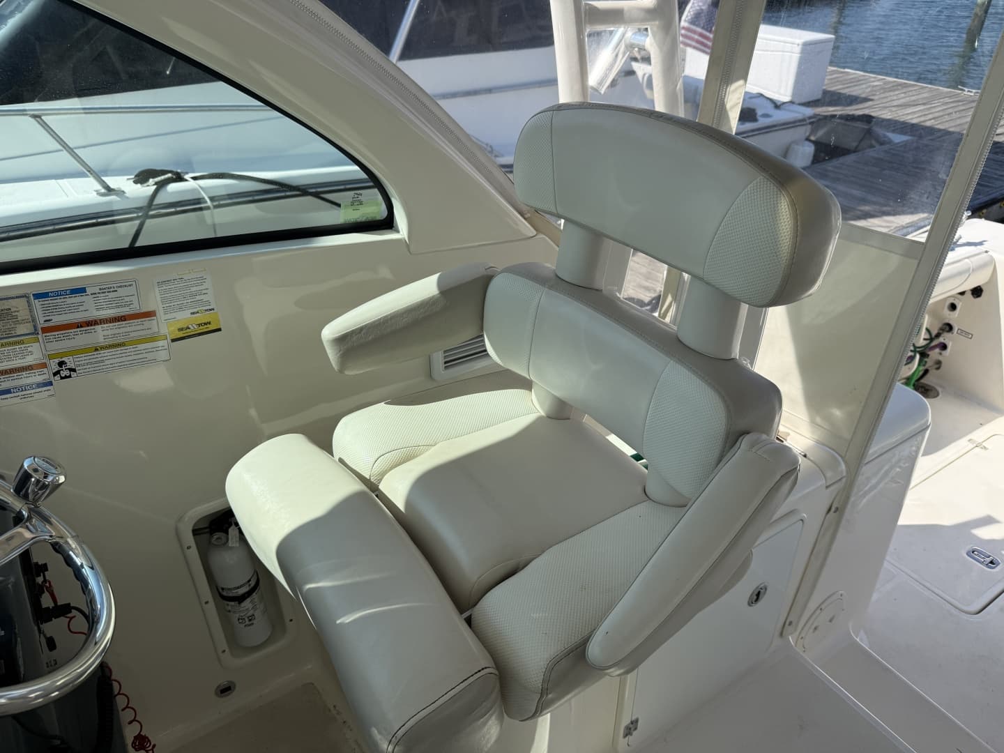 2014 Pursuit 345 Offshore