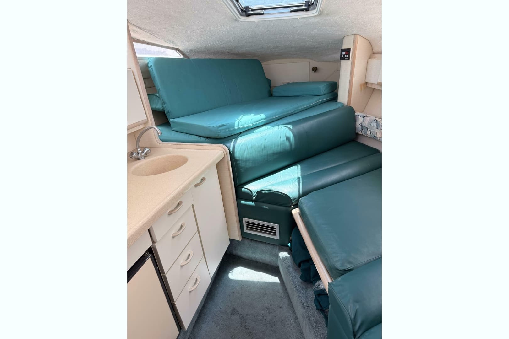 1995 Wellcraft 2700 Martinique
