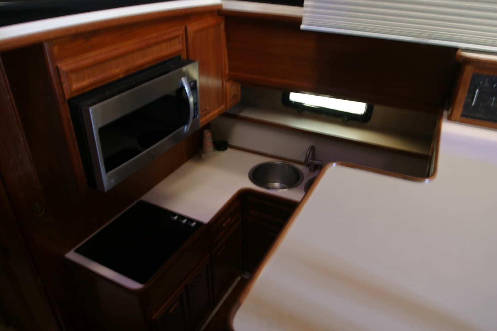1989 Carver 