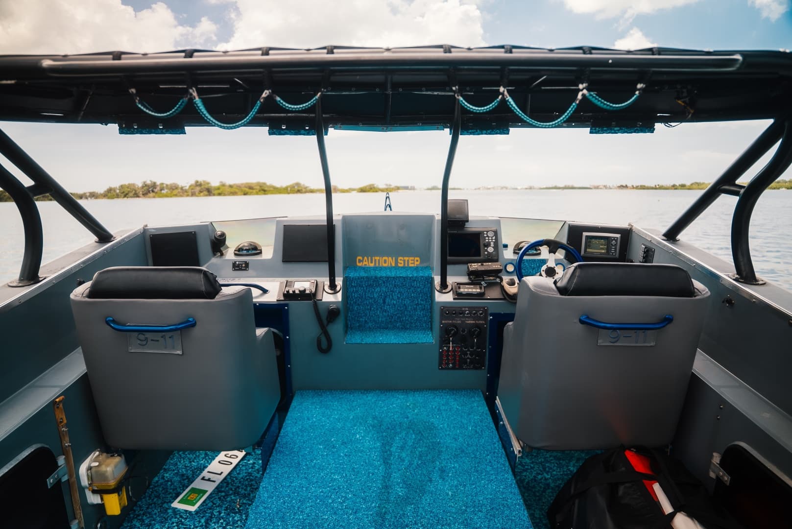 2002 Interceptor Nightcat 27