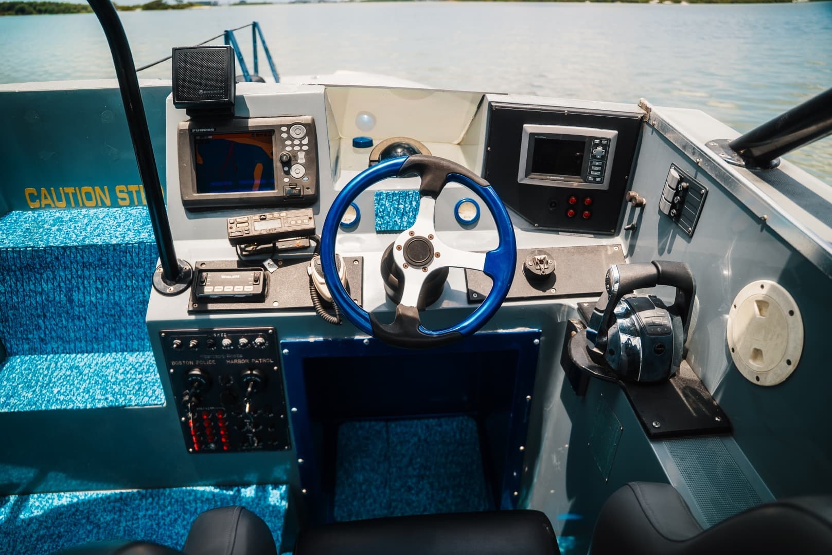 2002 Interceptor Nightcat 27