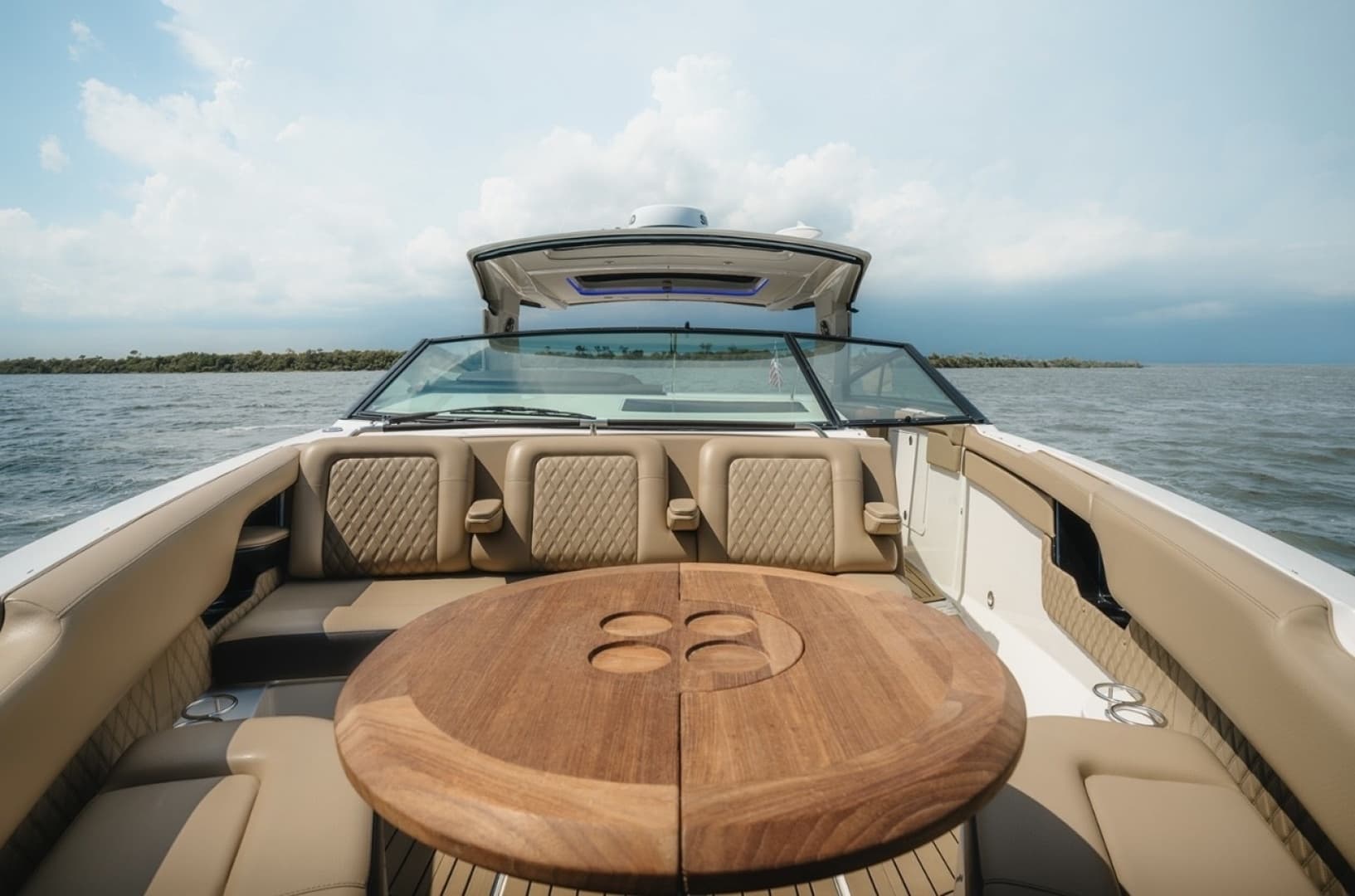 2021 Sea Ray SLX 400 Outboard