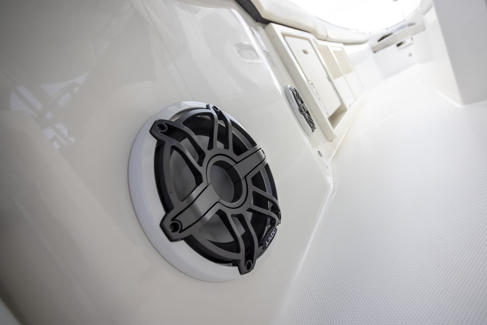 2023 Boston Whaler 360 Outrage