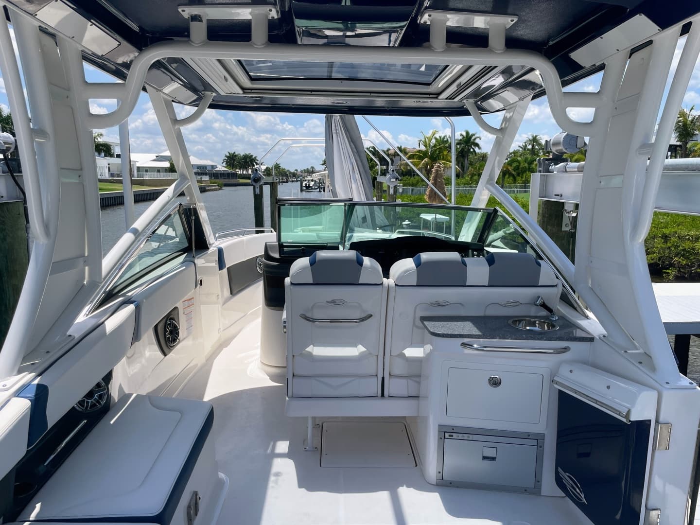 2023 Chaparral 280 OSX