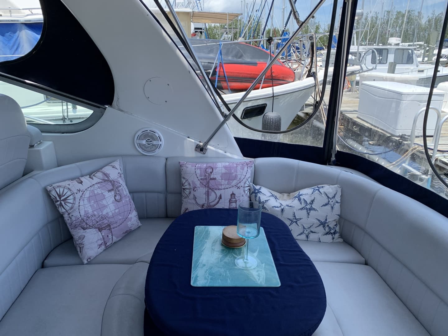2003 Four Winns 328 Vista