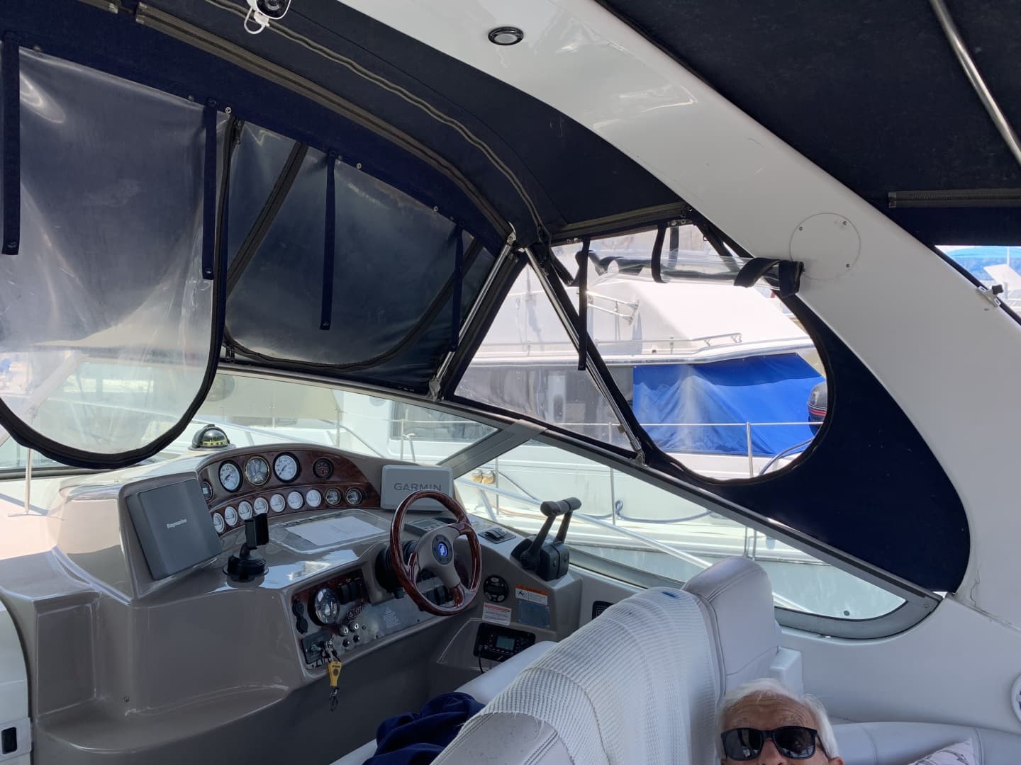 2003 Four Winns 328 Vista