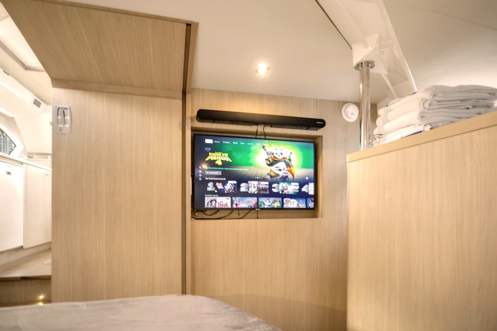 2021 Aquila 44 PowerCat