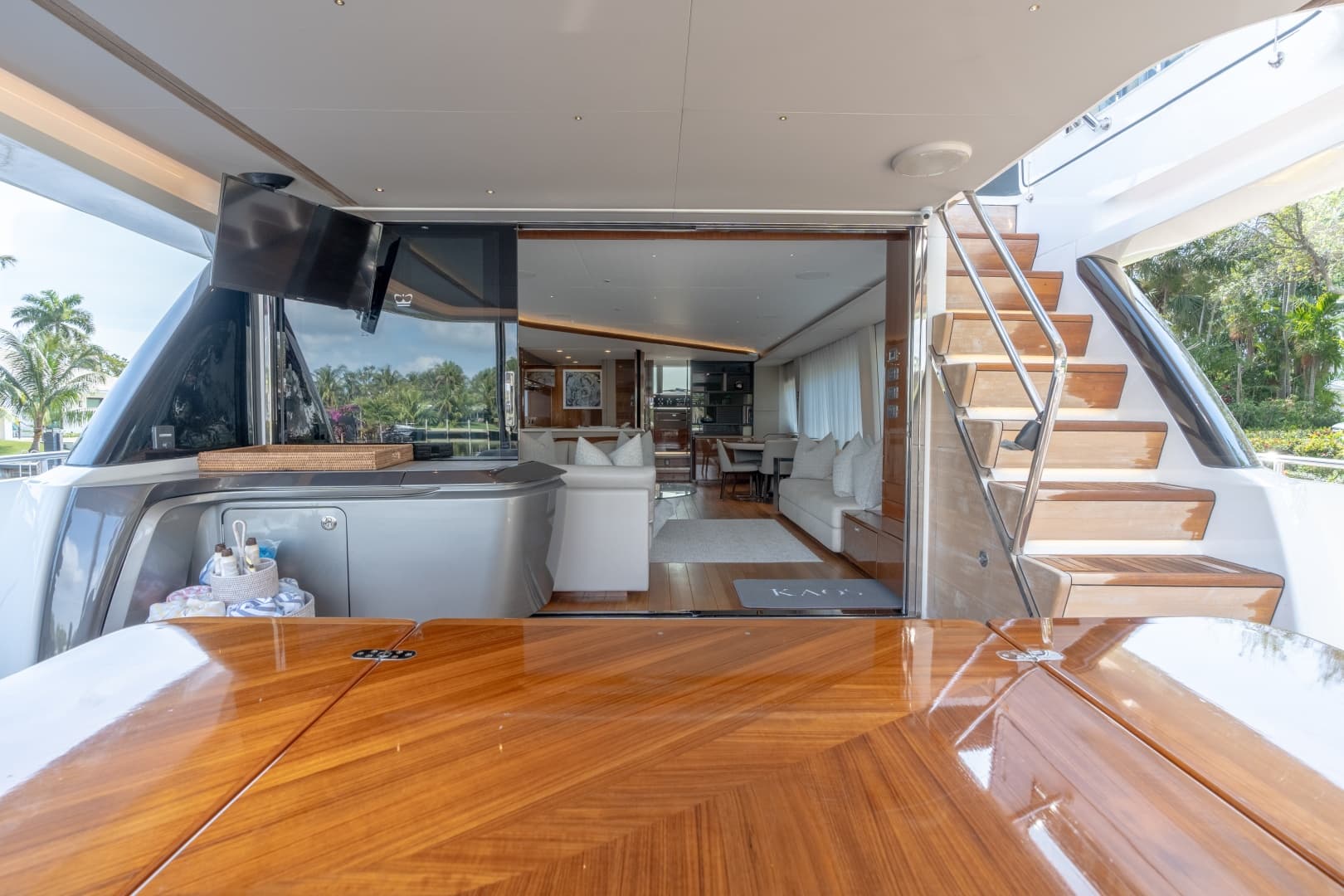 2019 Princess Y85
