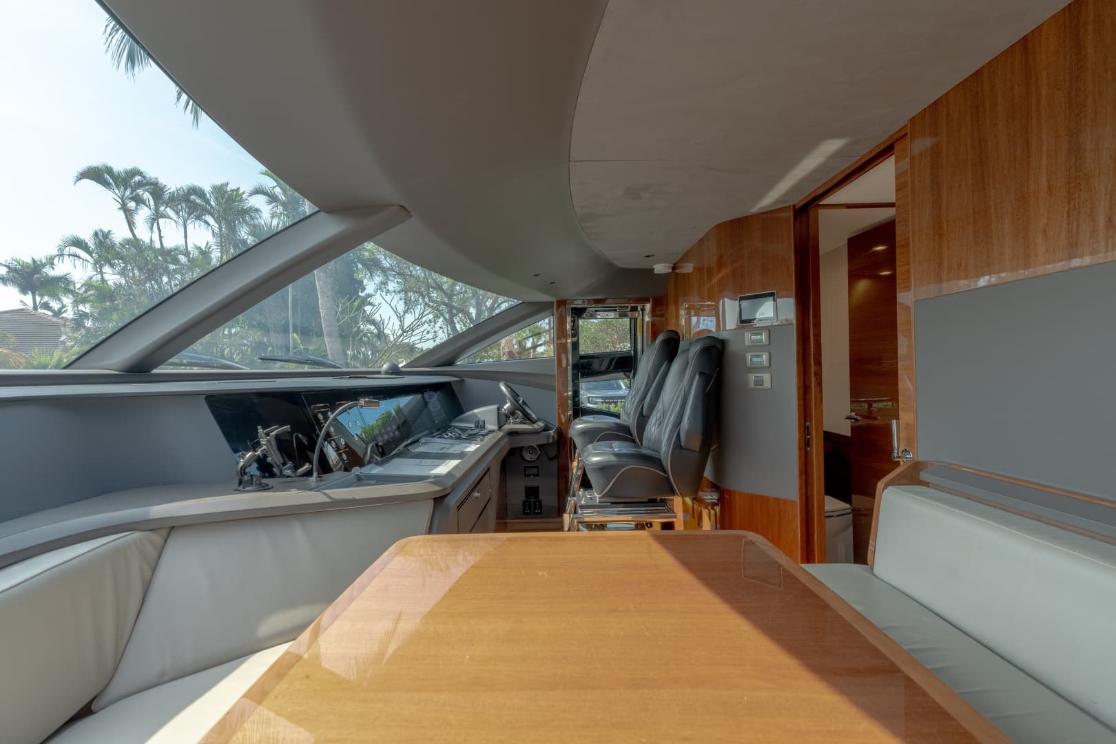 2019 Princess Y85