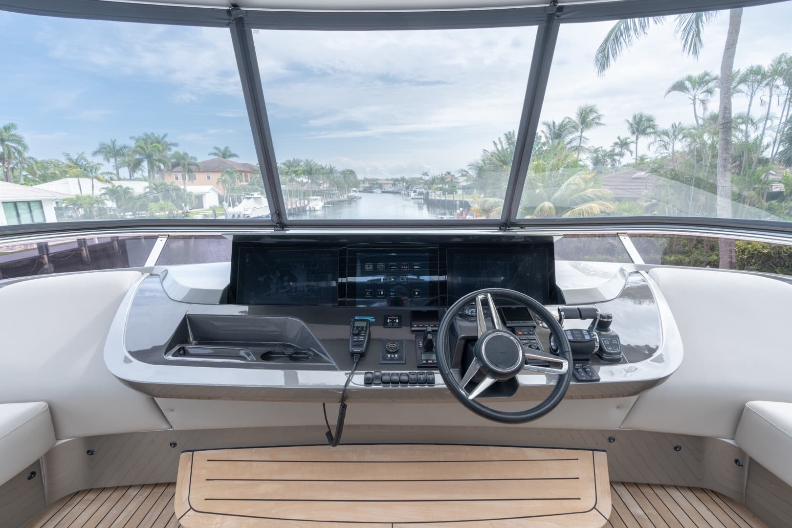 2019 Princess Y85