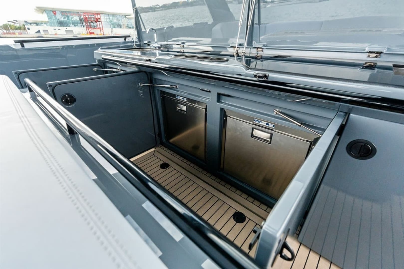 2024 Vanquish Yachts VQ55