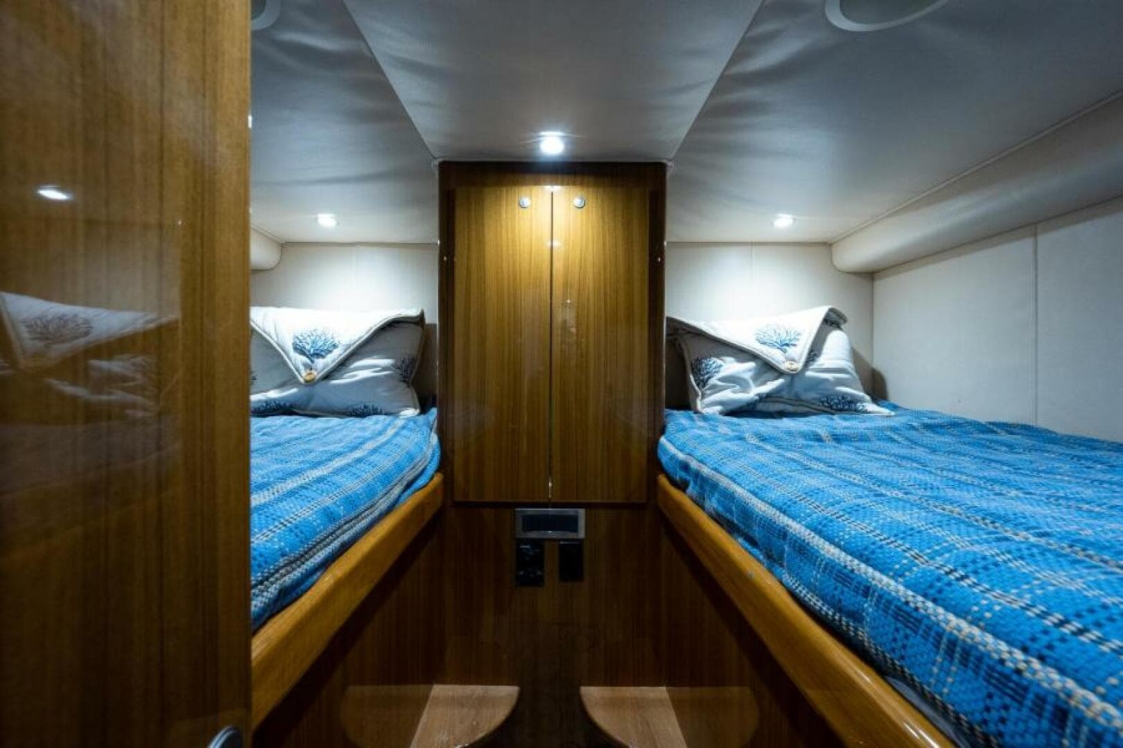 Viking 42 - Drop'Em - Guest Stateroom