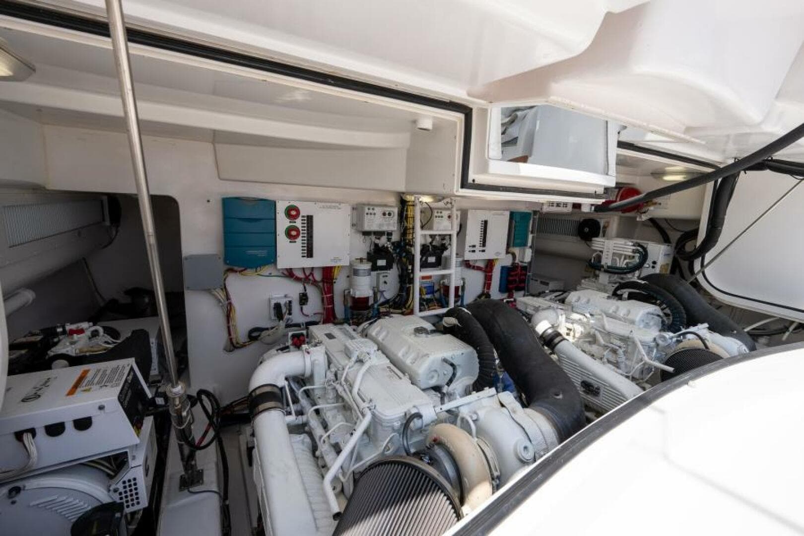 Viking 42 - Drop'Em - Engine