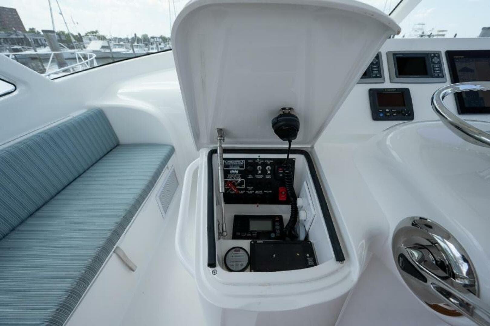 Viking 42 - Drop'Em - Helm
