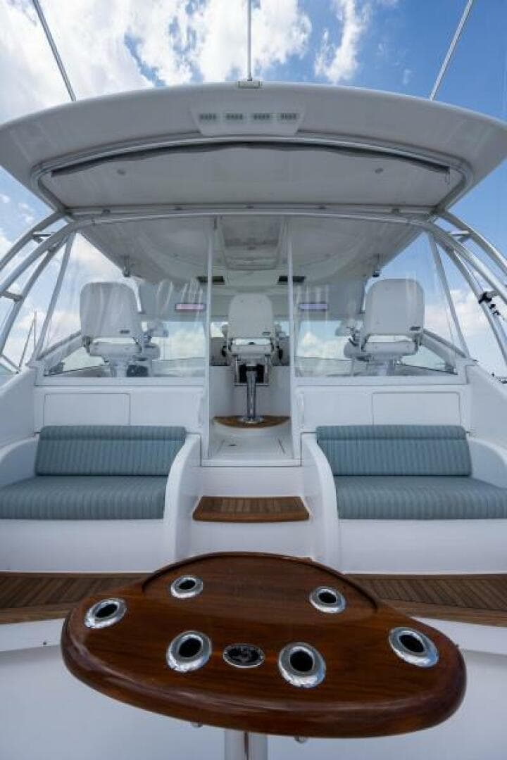 Viking 42 - Drop'Em - Cockpit