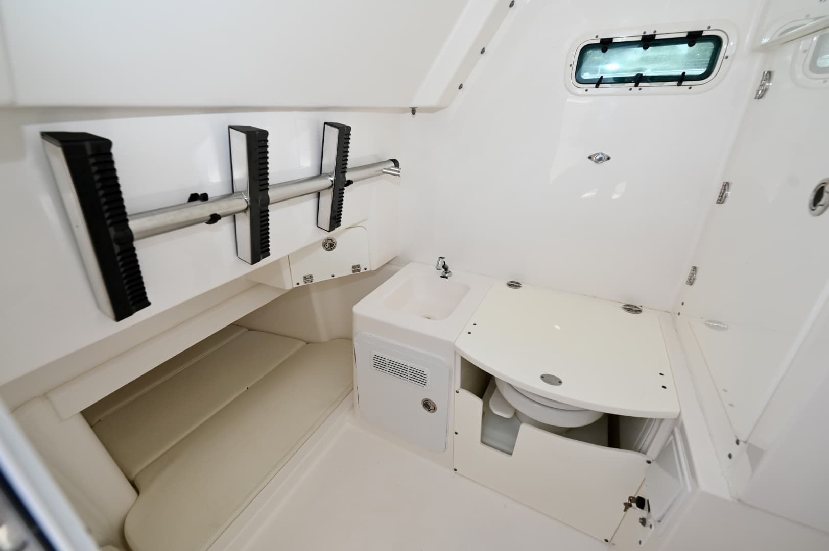 Console Head & Berth